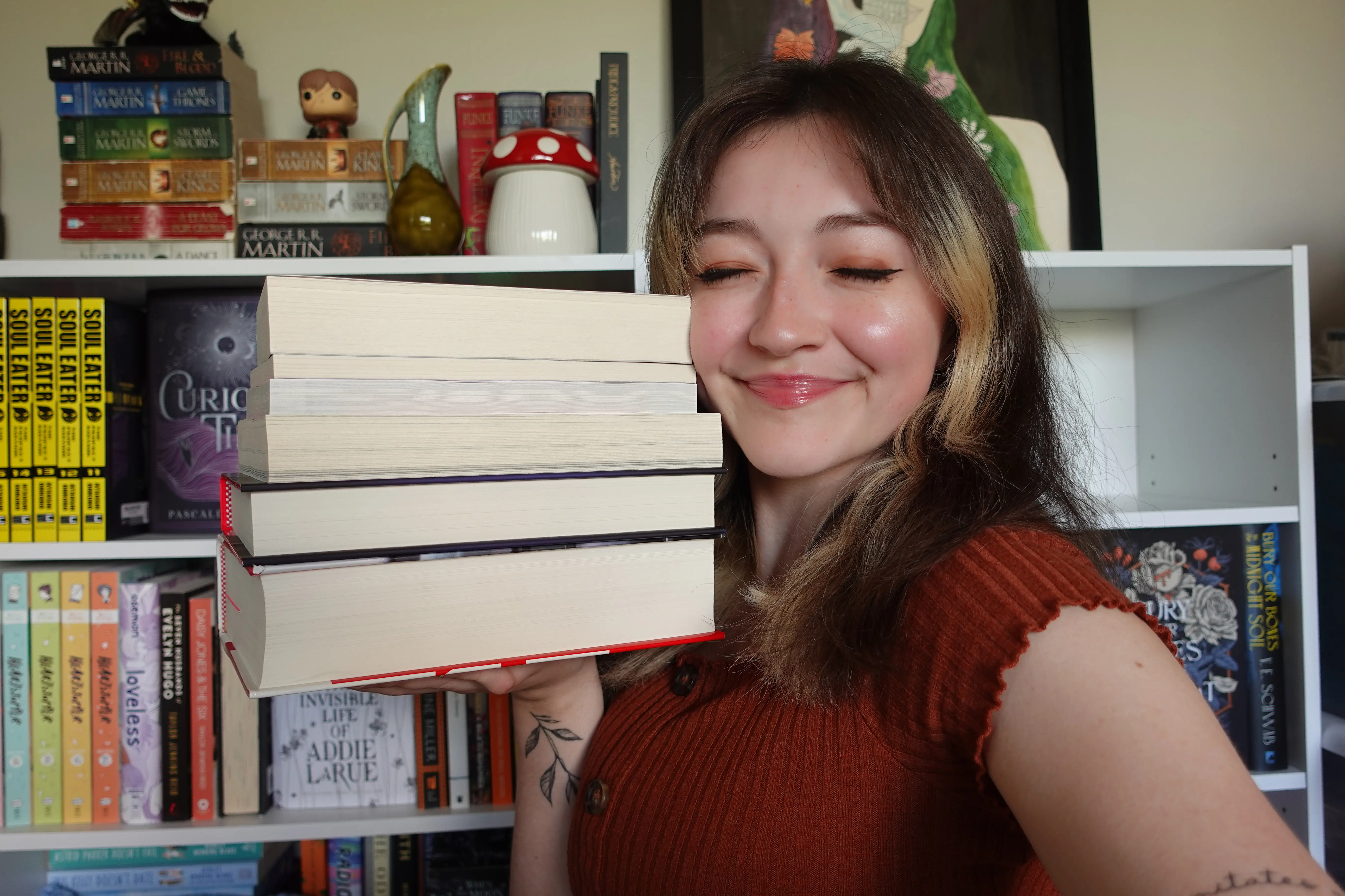 Elysia Rayne, moderator